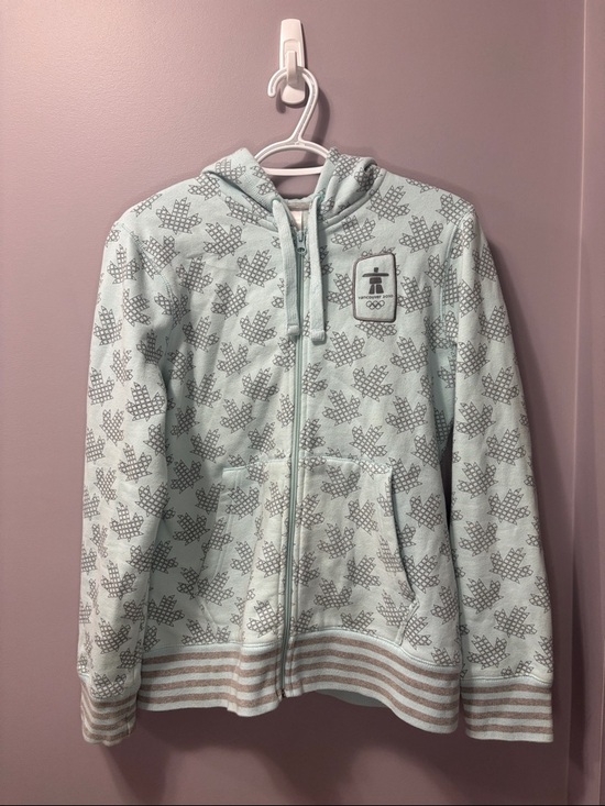 Hudson's Bay Company Tops - Hudson’s Bay Company Vintage 2010 Vancouver Olympics Maple Leaf Zip Up hoodie